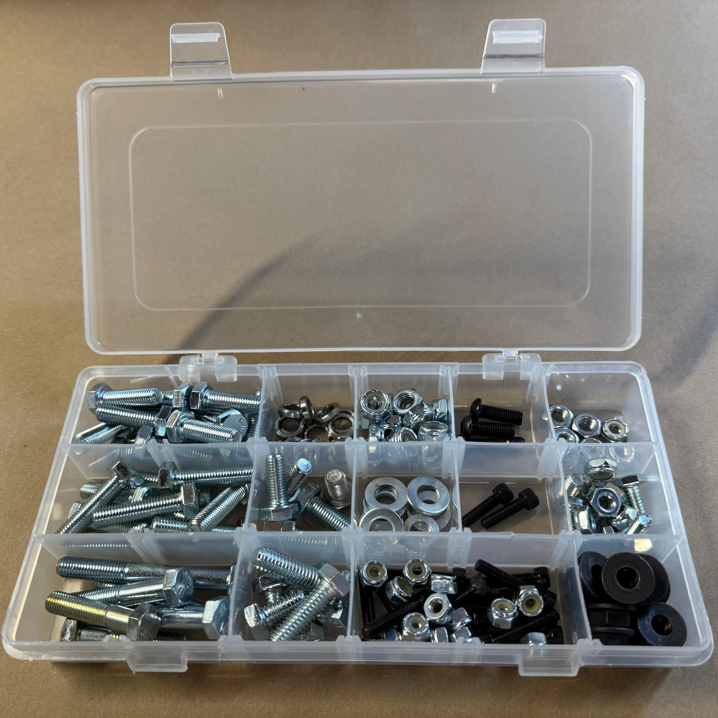 Car Grizz Bolt Kit 136pc.